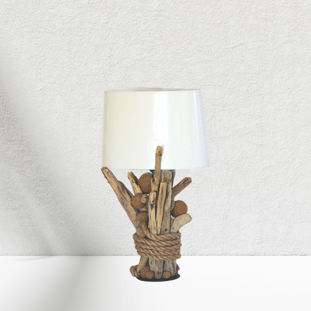 Lampe en bois flotté