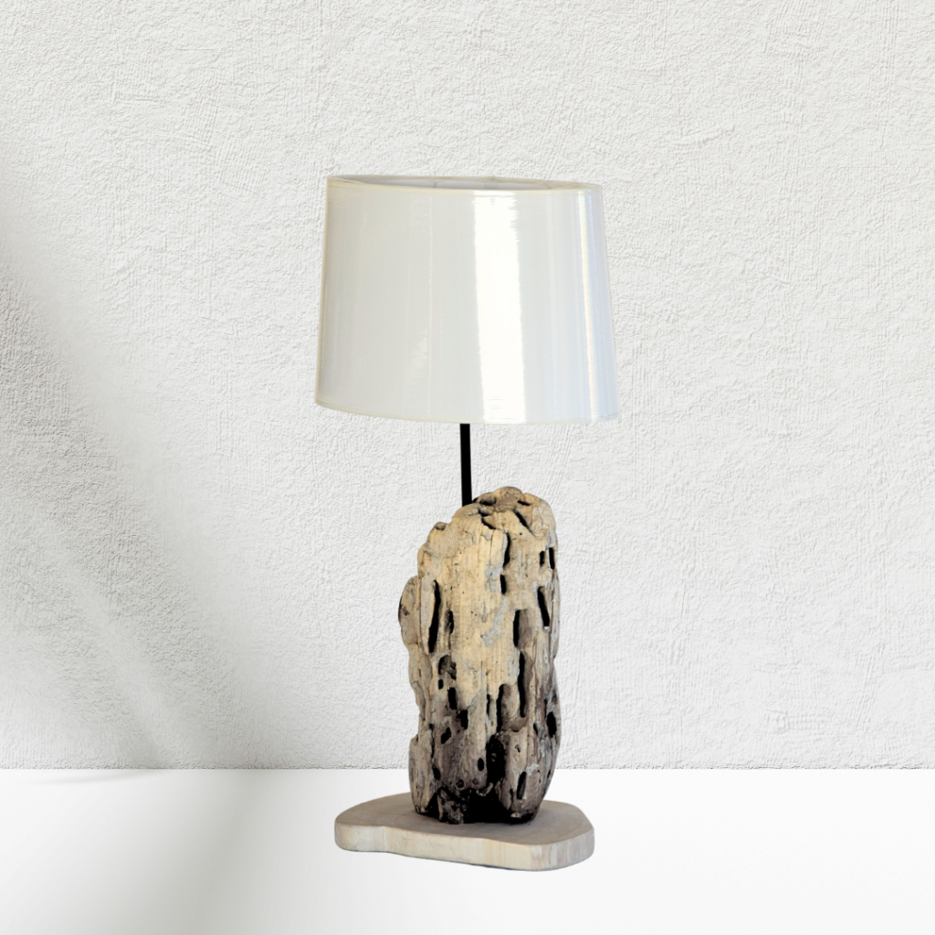 Lampe en bois flotté